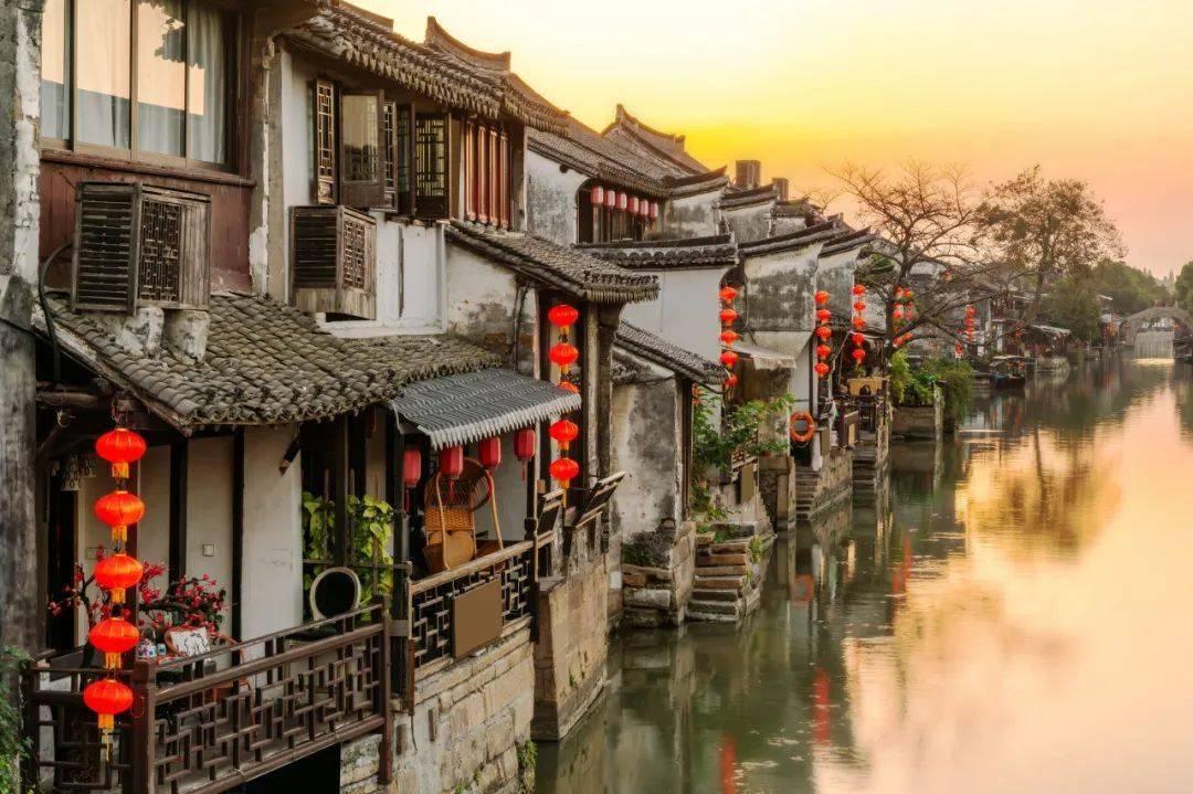 百年前一项国家性种族优化计划，时间长达六十一年，十万个孩子